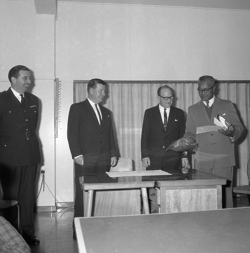 b. Traffic House, Presentation to Taxi Driver