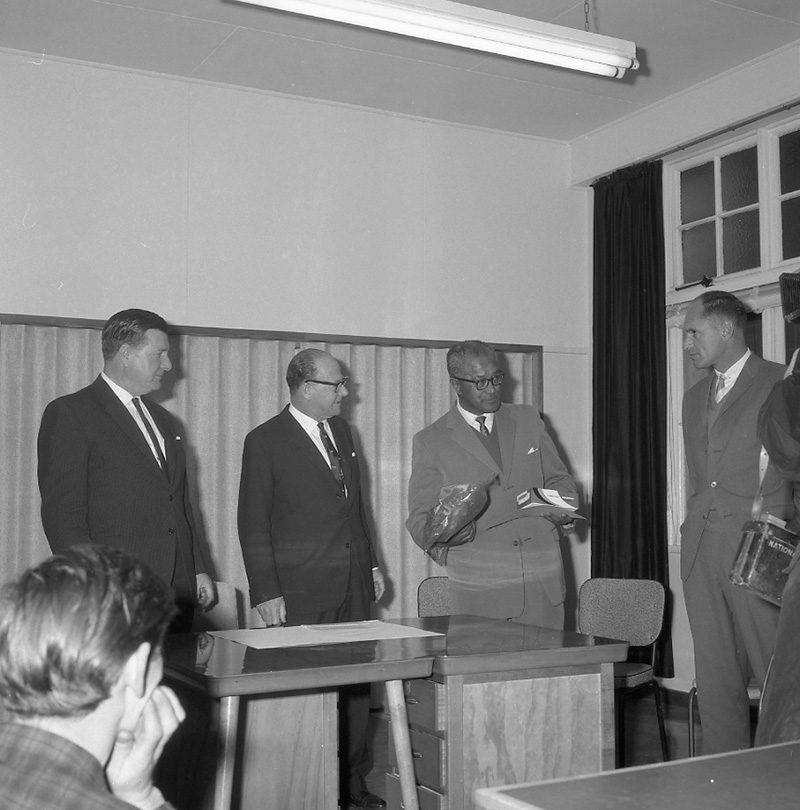 d. Traffic House, Presentation to Taxi Driver