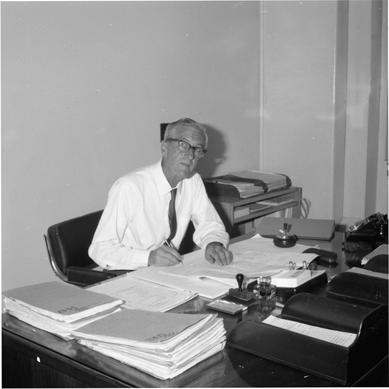 i. Reception to American Editors