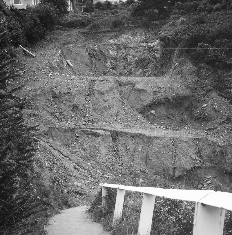 f. Dunedin Terrace, Melrose