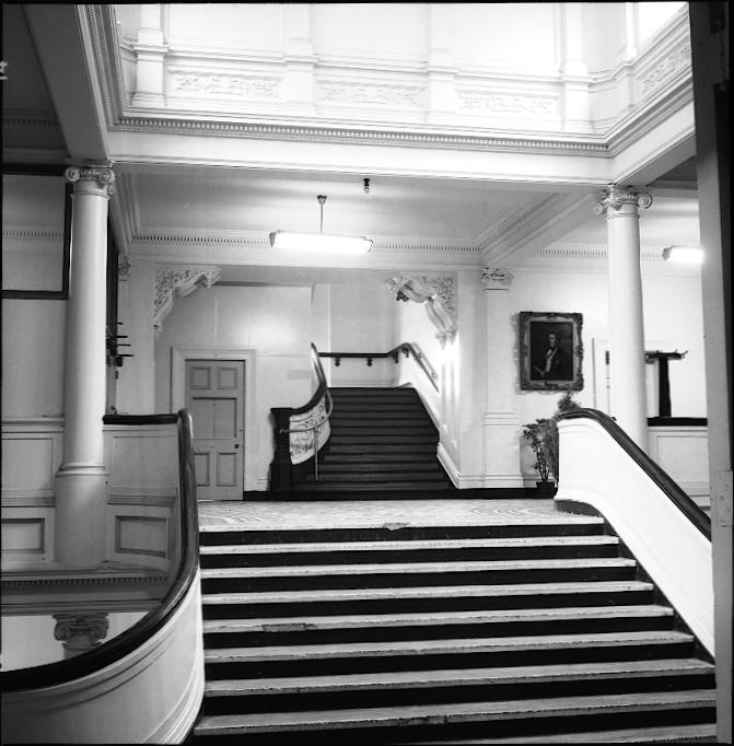 i. Interior, Town Hall