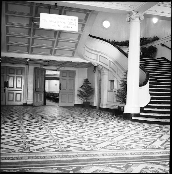 k. Interior, Town Hall