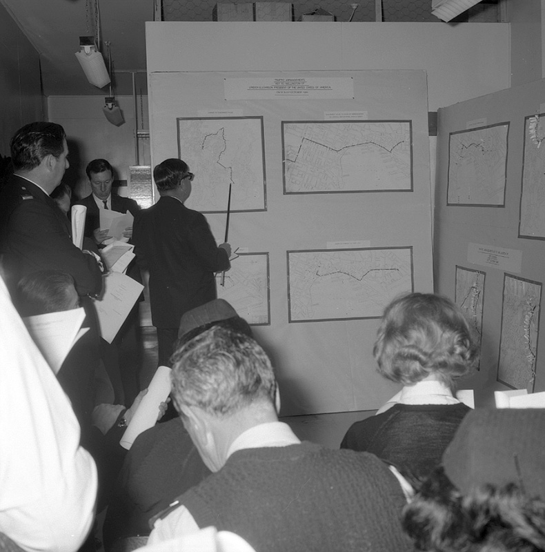 b. Briefing, Traffic House