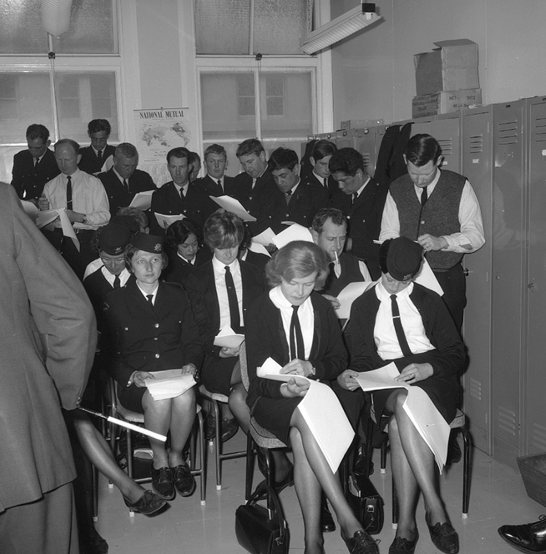 f. Briefing, Traffic House