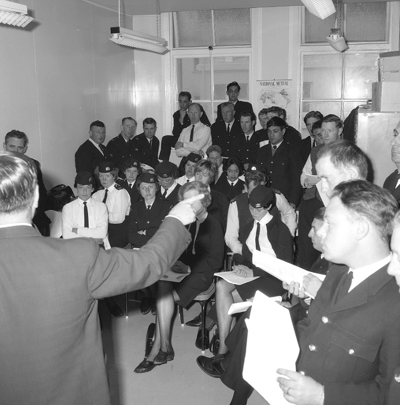 g. Briefing, Traffic House