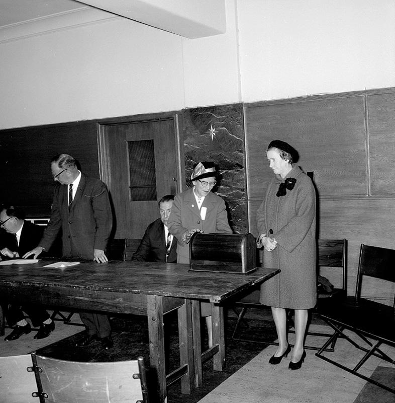 c. Ballot for sections, Green Room