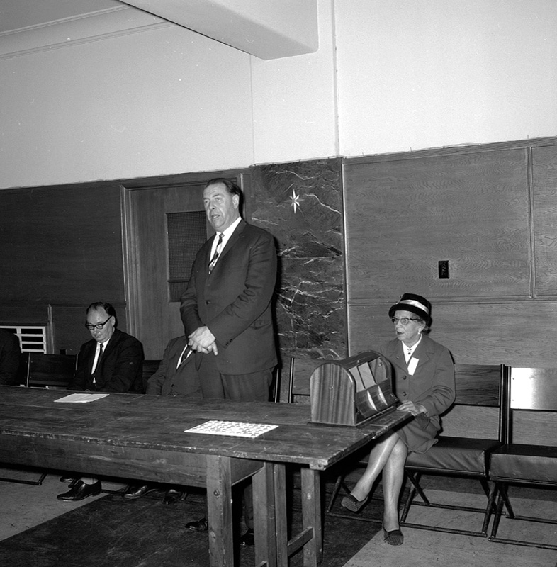 h. Ballot for sections, Green Room