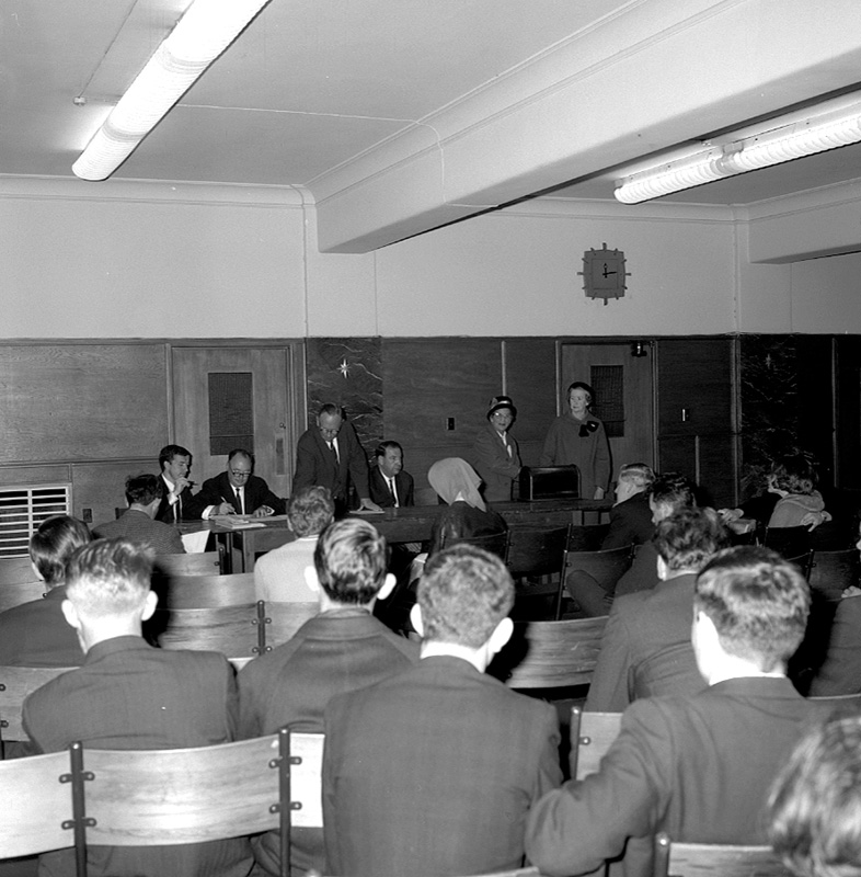 i. Ballot for sections, Green Room