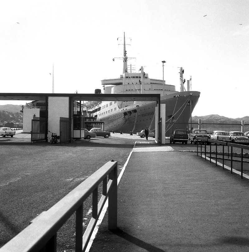 h. Observation bus tour