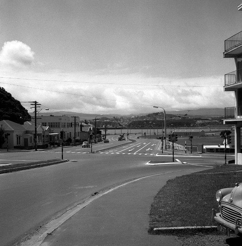 f. Traffic lights, Evans Bay