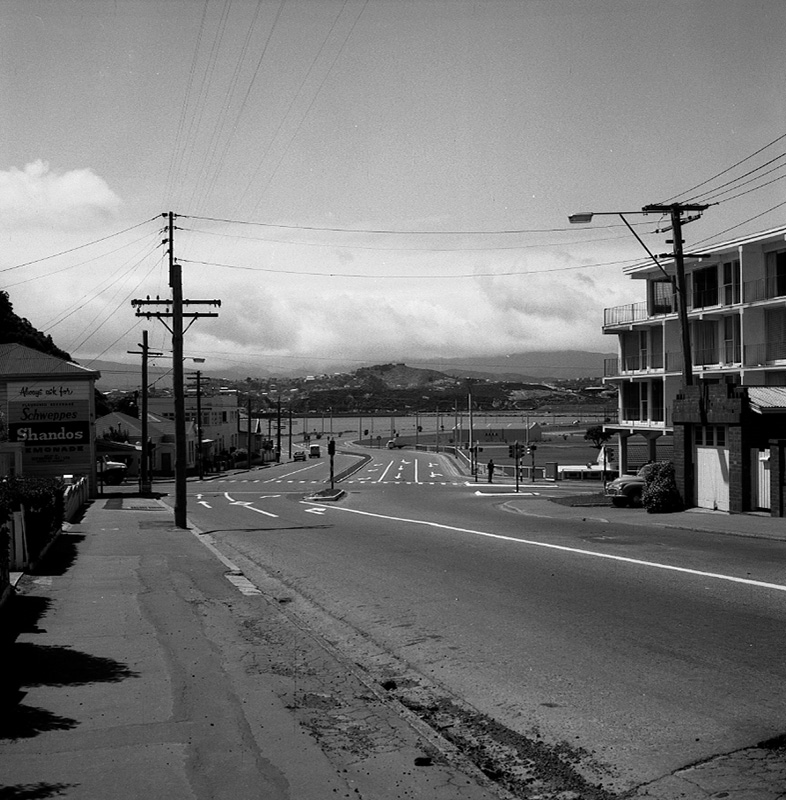 i. Traffic lights, Evans Bay