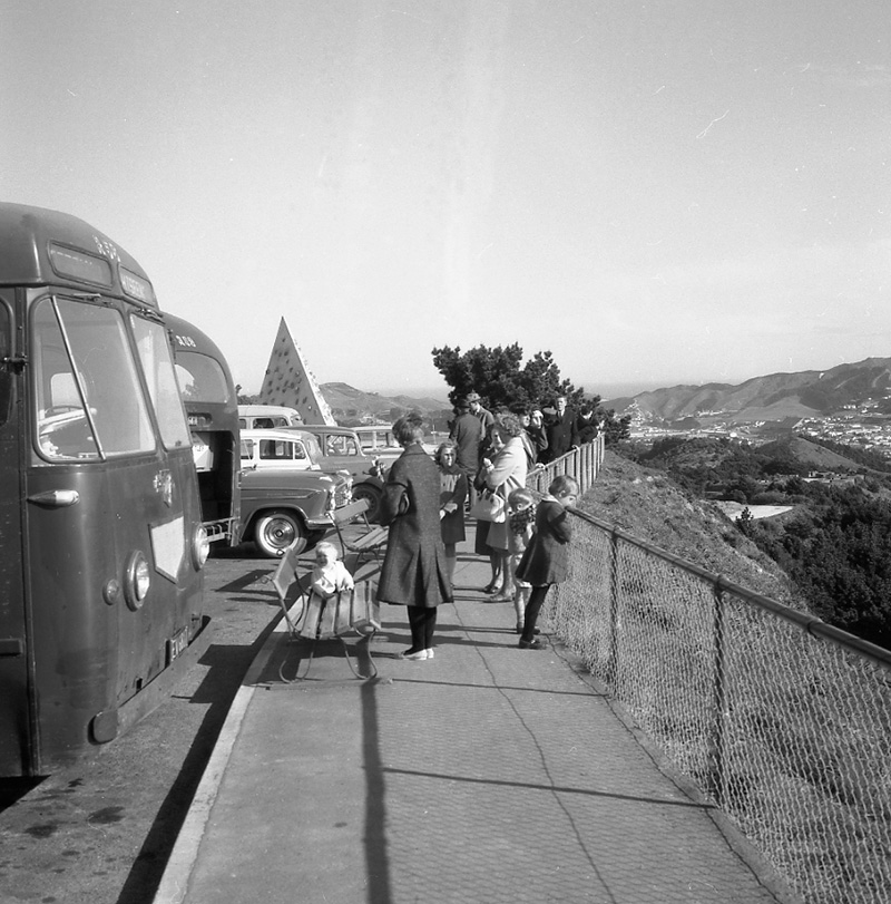 l. Observation bus tour