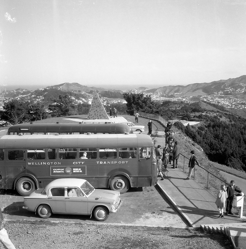 u. Observation bus tour