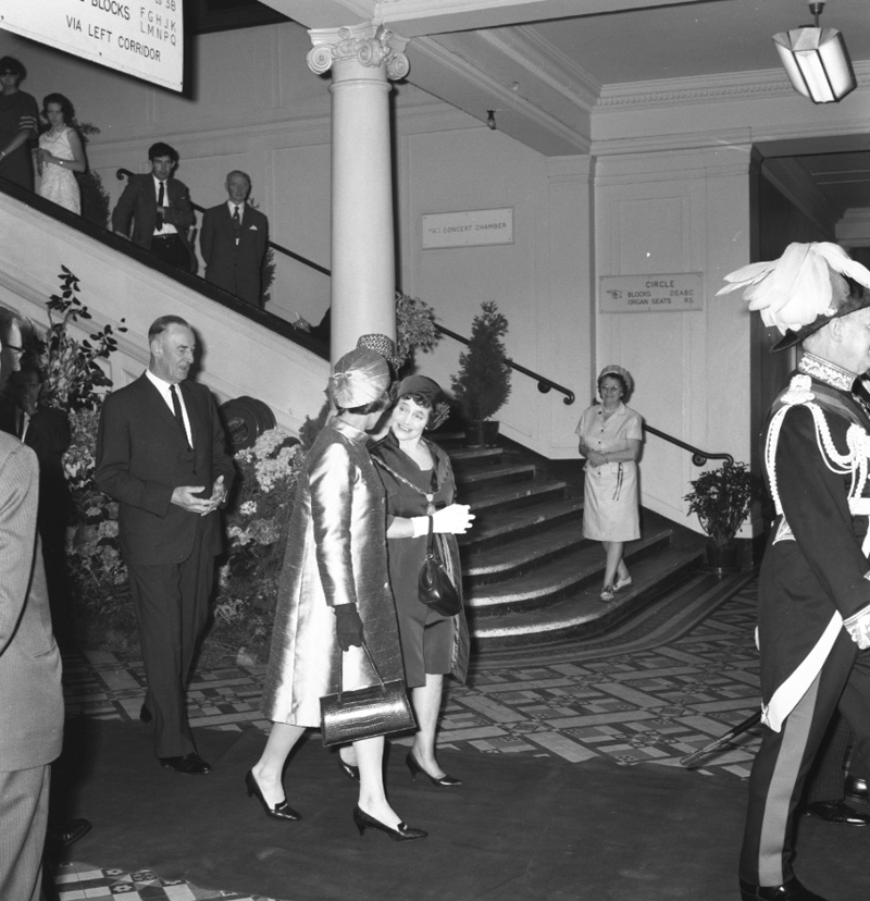 c. Governor General Sir Arthur Porritt