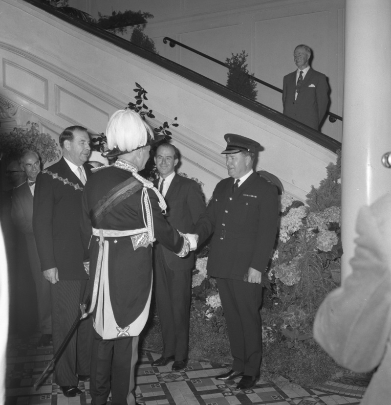 g. Governor General Sir Arthur Porritt