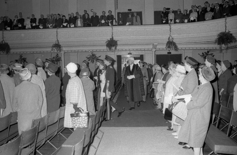 l. Reception, Town Hall, Sir Arthur Porritt