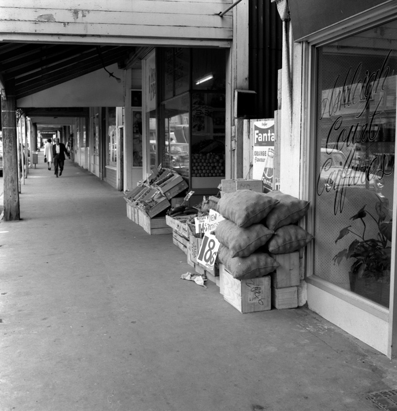 d. Fruit shops, Riddiford St