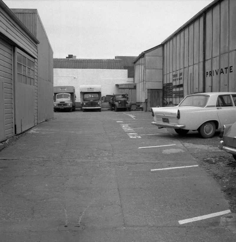h. Traffic, Cable Street