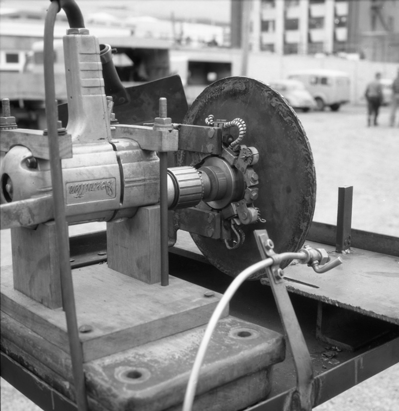 b. Electric Rail Cutter