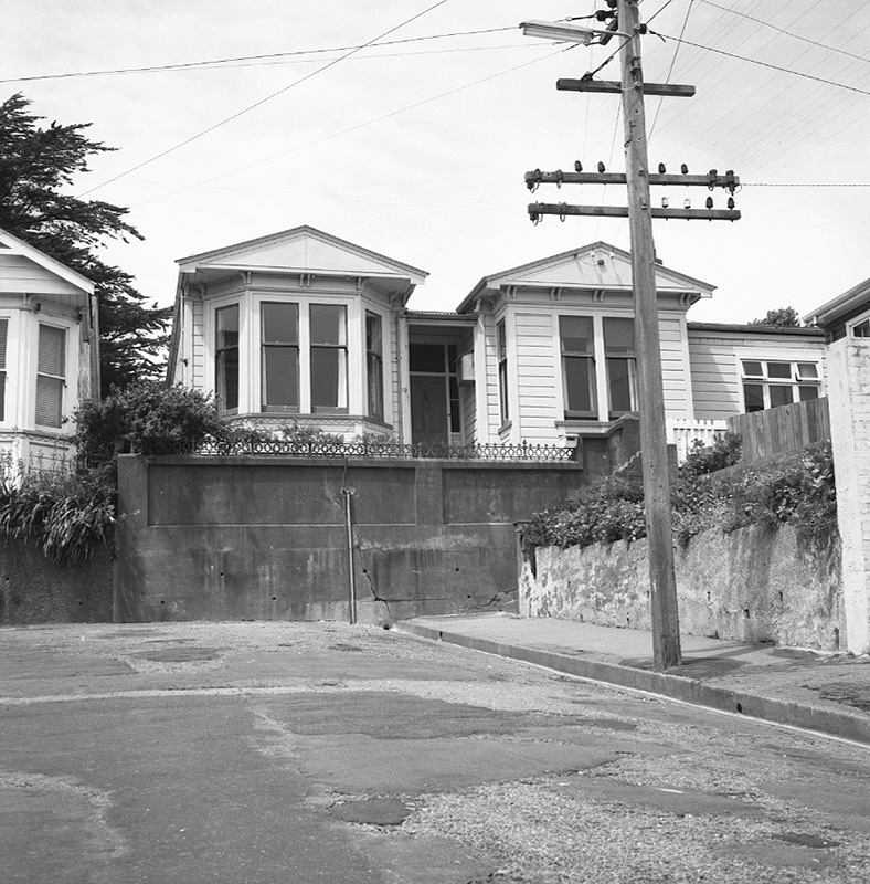 b. No 12 Douro Avenue