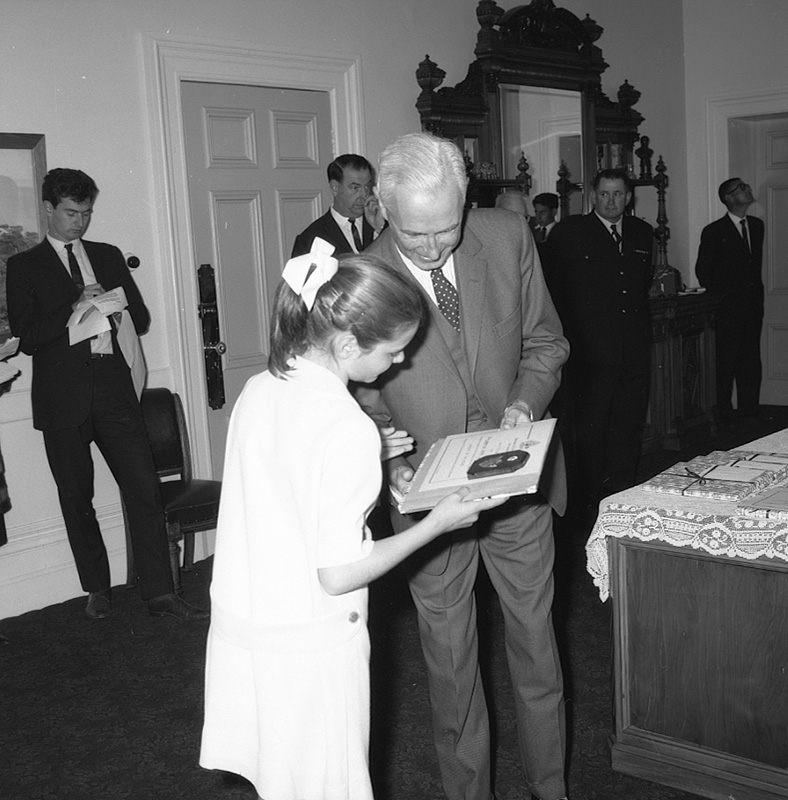 h. Presentation by Sir Ian McLennan, Traffic Safety Week