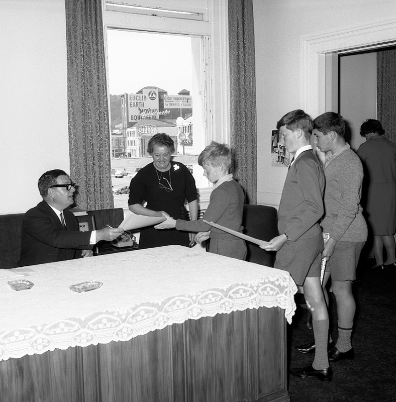 k. Presentation by Sir Ian McLennan, Traffic Safety Week