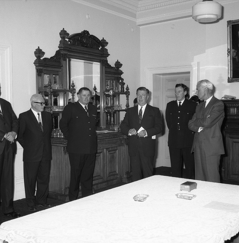 l. Presentation by Sir Ian McLennan, Traffic Safety Week