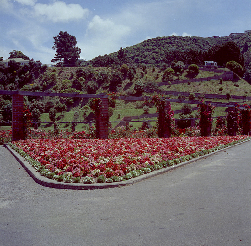 r. Botanical Gardens