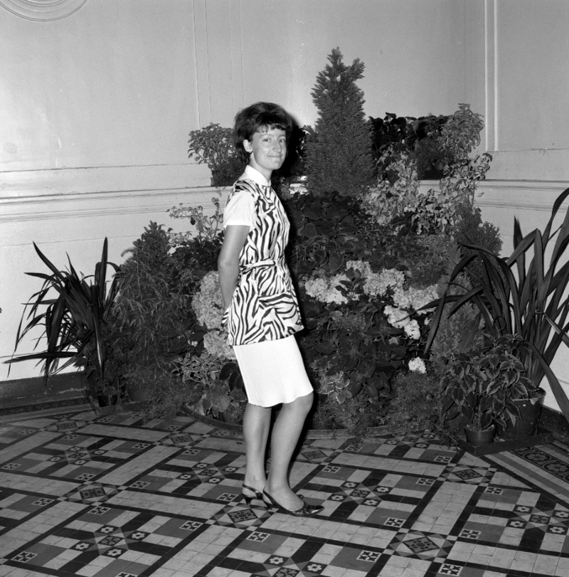 c. Zoo guides, New uniform