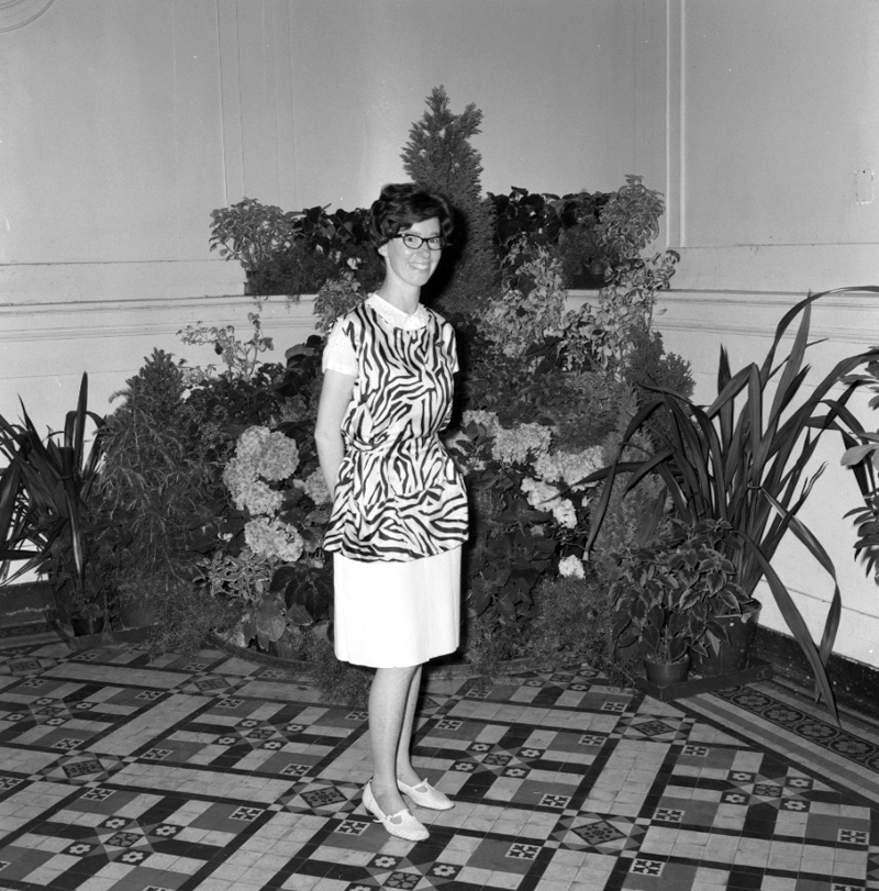 e. Zoo guides, New uniform