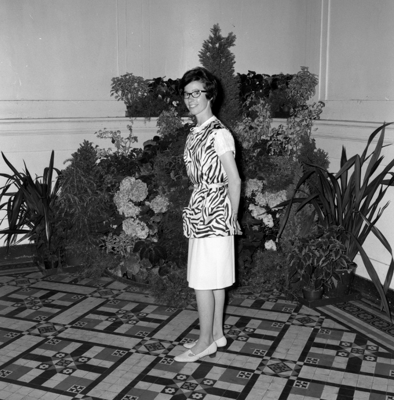 f. Zoo guides, New uniform