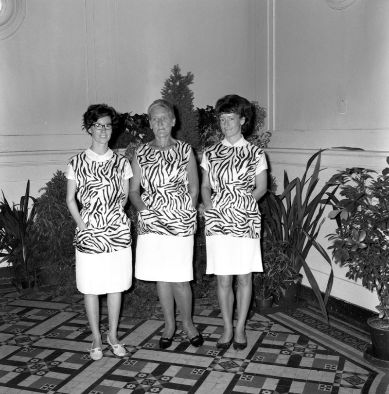 g. Zoo guides, New uniform