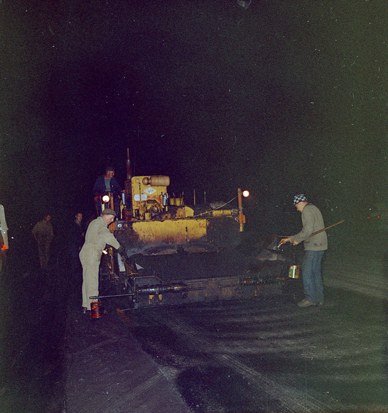 h. Airport, night paving of runway