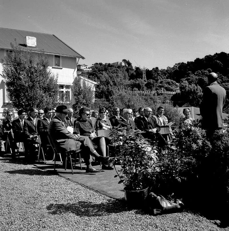 k. Nairn Street Flats, Official opening ceremony