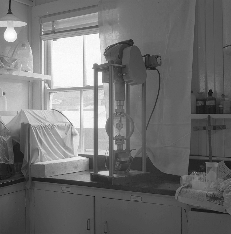 a. Bitumen Compactor, Marshall Test Gear