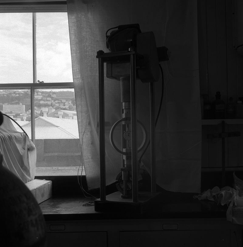 b. Bitumen Compactor, Marshall Test Gear