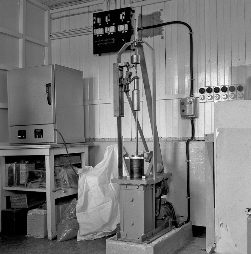 c. Bitumen Compactor, Marshall Test Gear