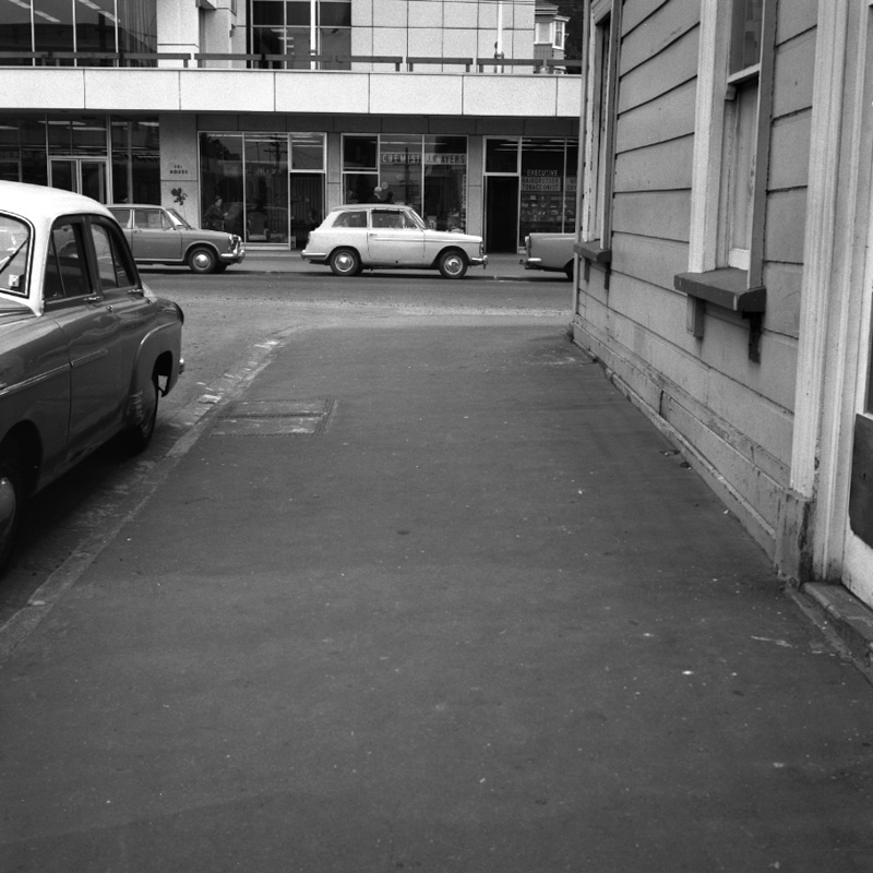 c. Footpath, Pipitea St-Molesworth St