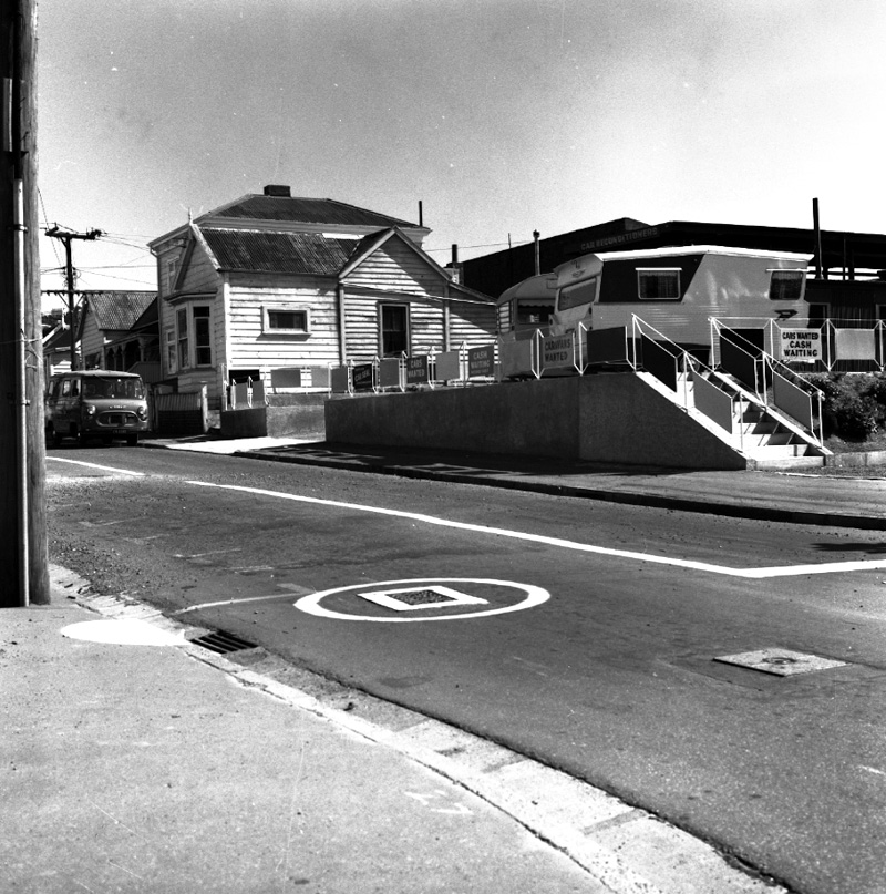 b. Car park, Taranaki St