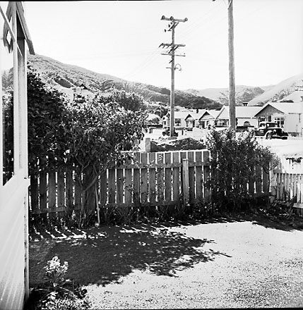 e. Views of single storey dwelling on the corner of Darwin Street and Chamberlain Street