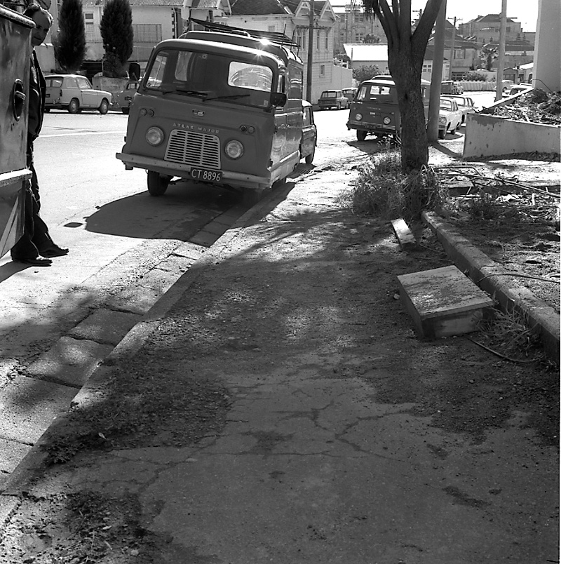 b. Footpath, Brooklyn Rd-Nairn Street Flats