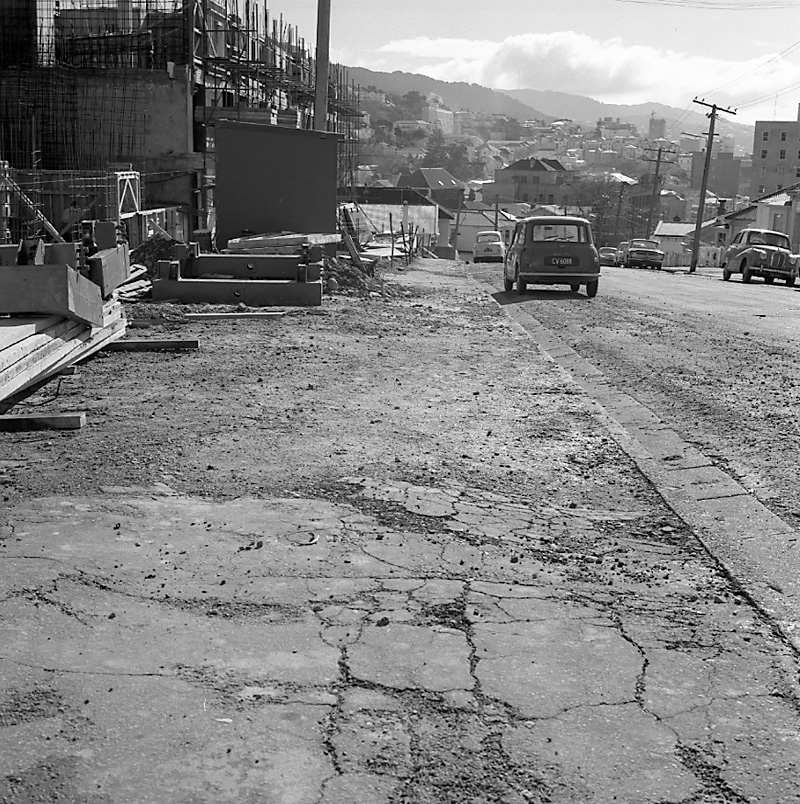 d. Footpath, Brooklyn Rd-Nairn Street Flats
