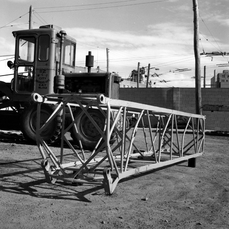 e. Crane no 55, broken jib