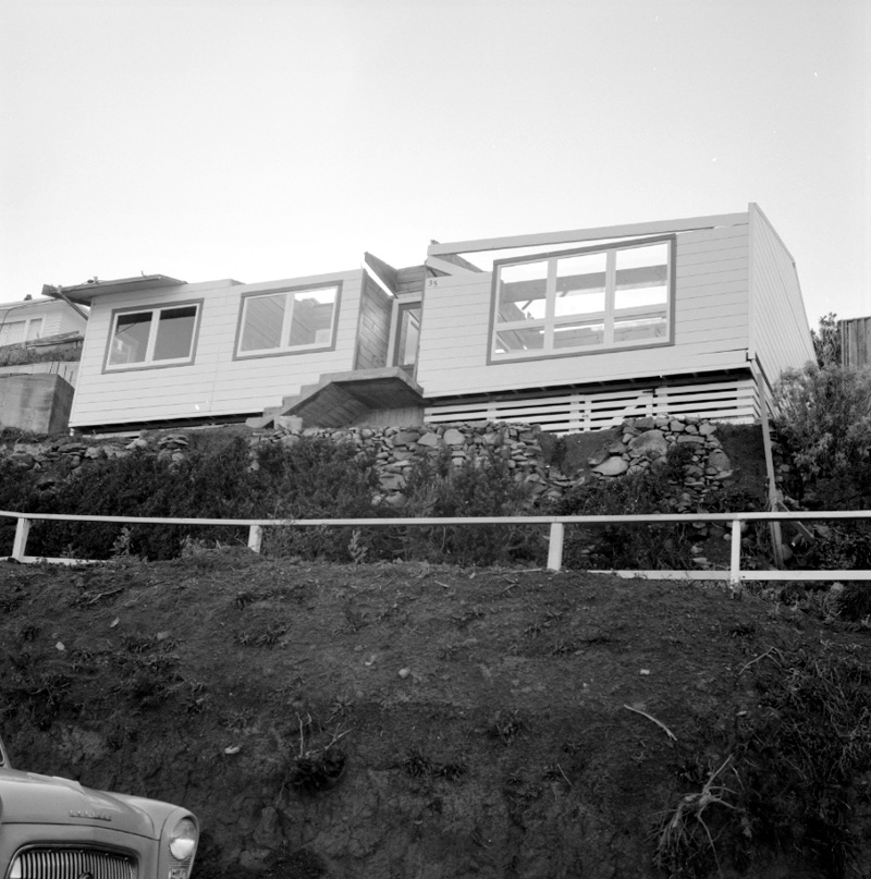 h. No 35 Bedford St, House damaged by storm