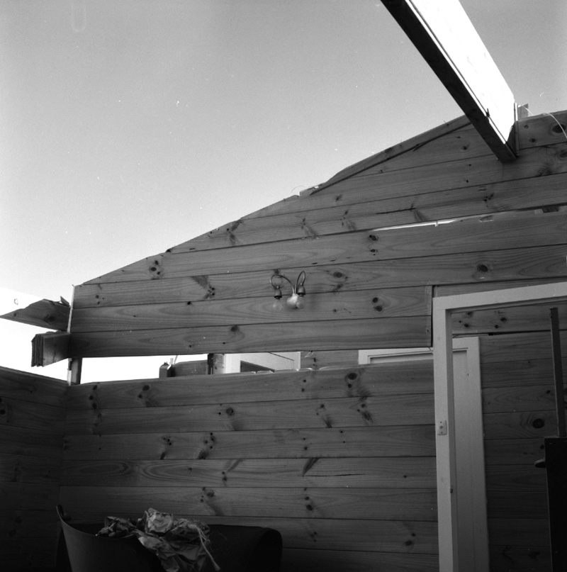 l. No 35 Bedford St, House damaged by storm