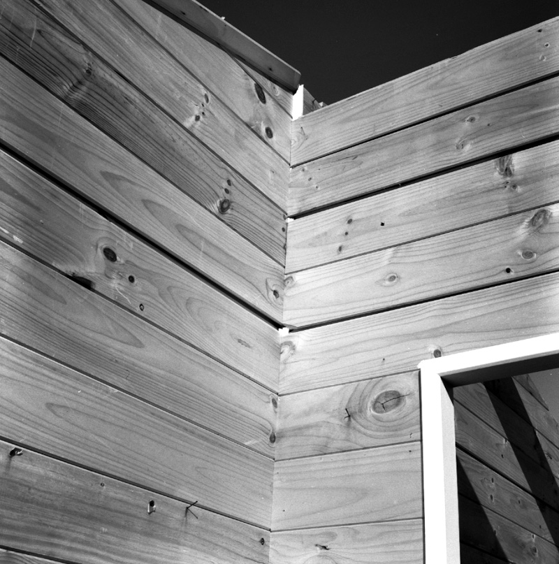 n. No 35 Bedford St, House damaged by storm