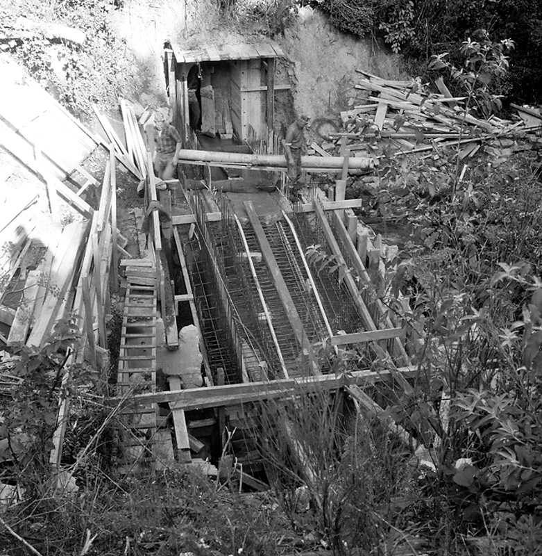 b. Wilton Road Tunnel, Crossover structure