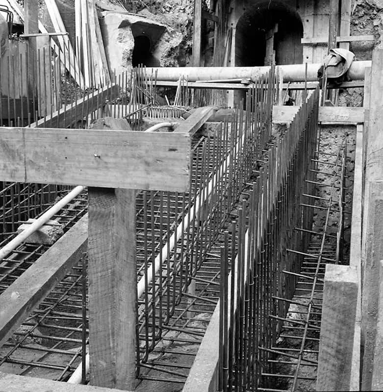 d. Wilton Road Tunnel, Crossover structure