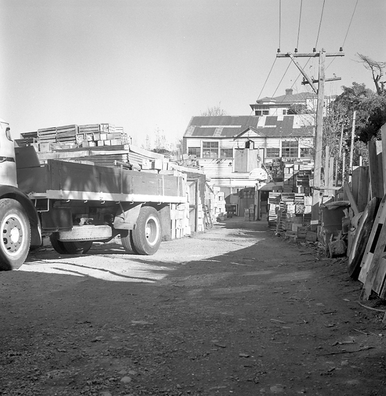 b. No 44 Owen St, Uneeda Fruit Co