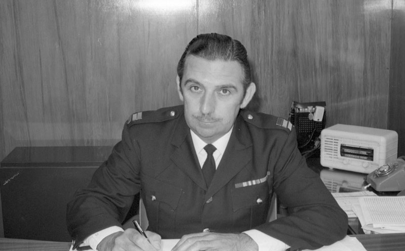 h. Traffic superintendent and secretary (Miss Dickinson)